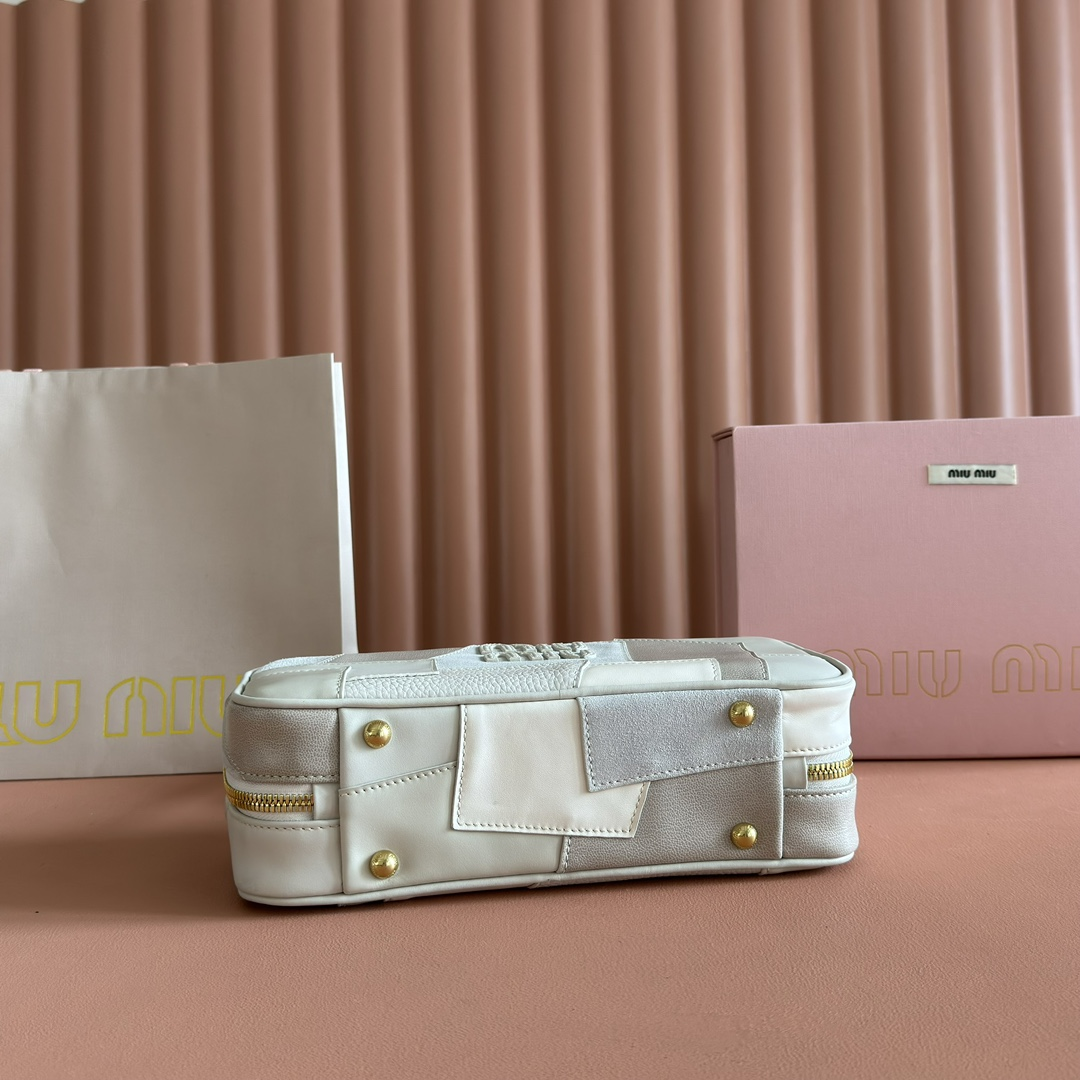 【 5BB173 White Blend 】miumiu beau