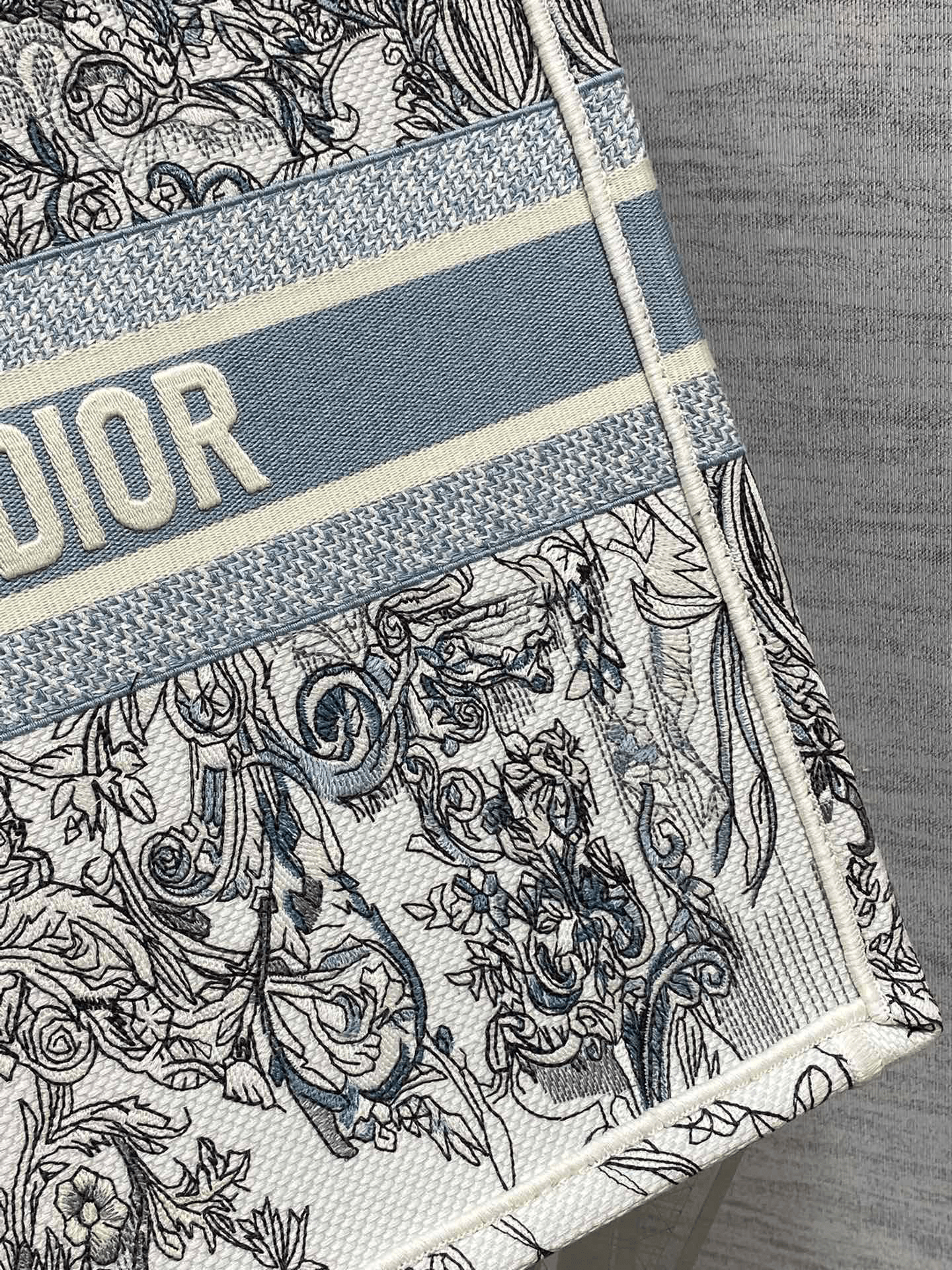 DIOR Book Tote christmas limited edition