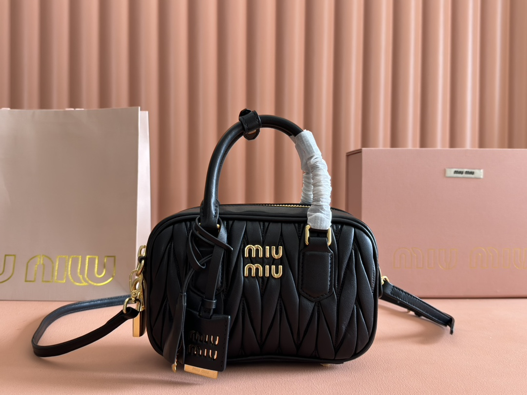 【5BB123 Black】miumiu Arcadie