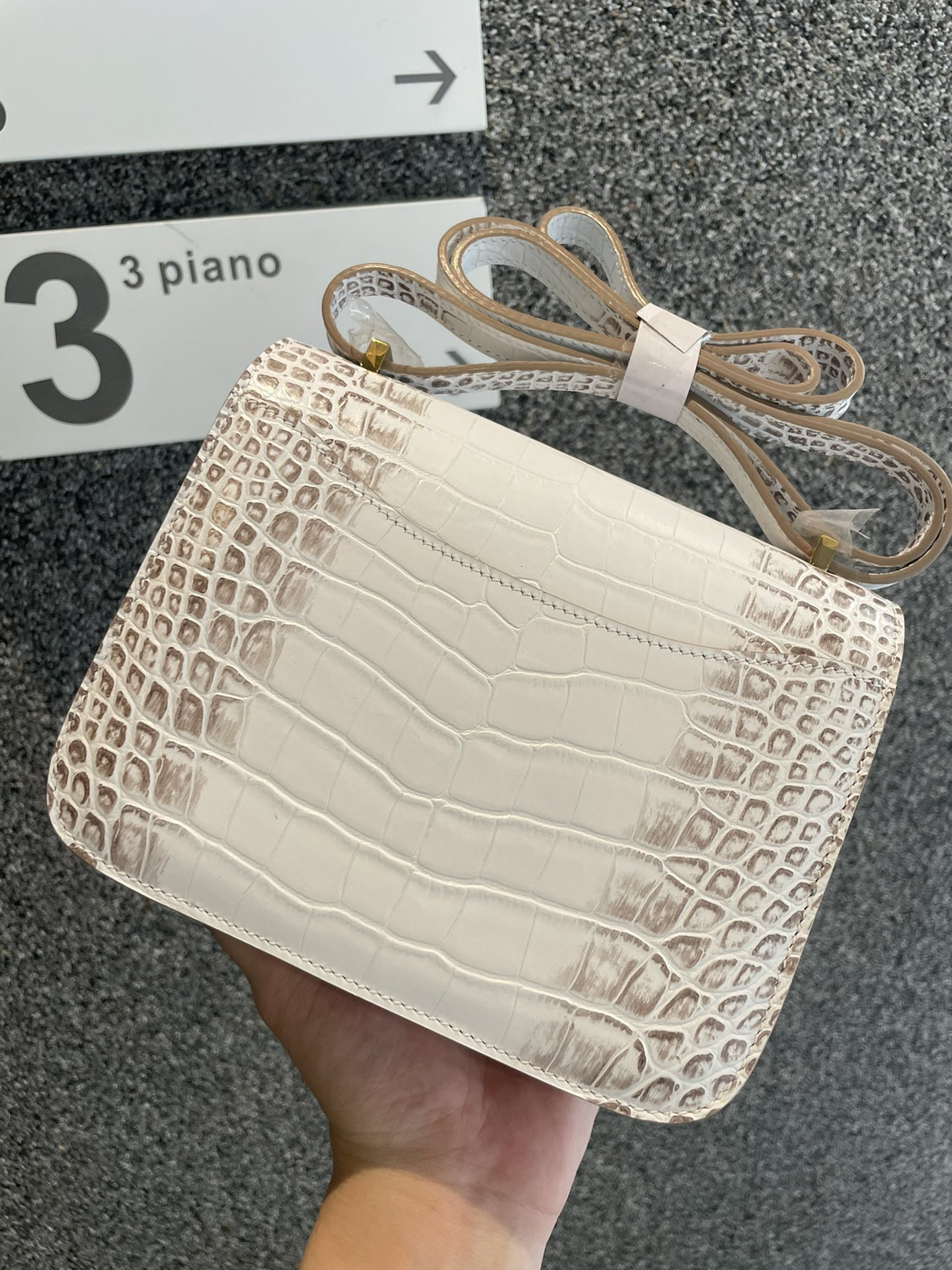 Hermès Constance 18cm black and white crocodile pattern