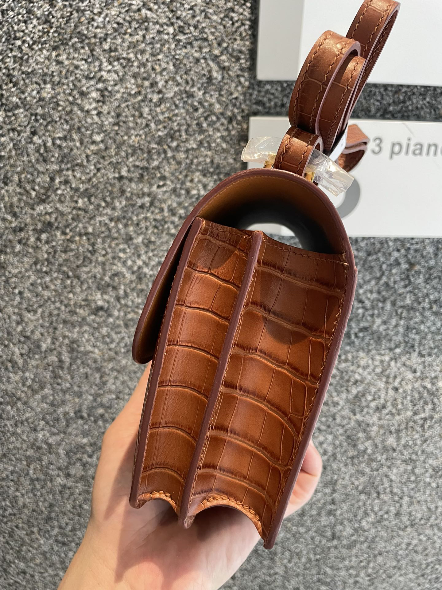 Hermès Constance 18cm Brown Crocodile Pattern