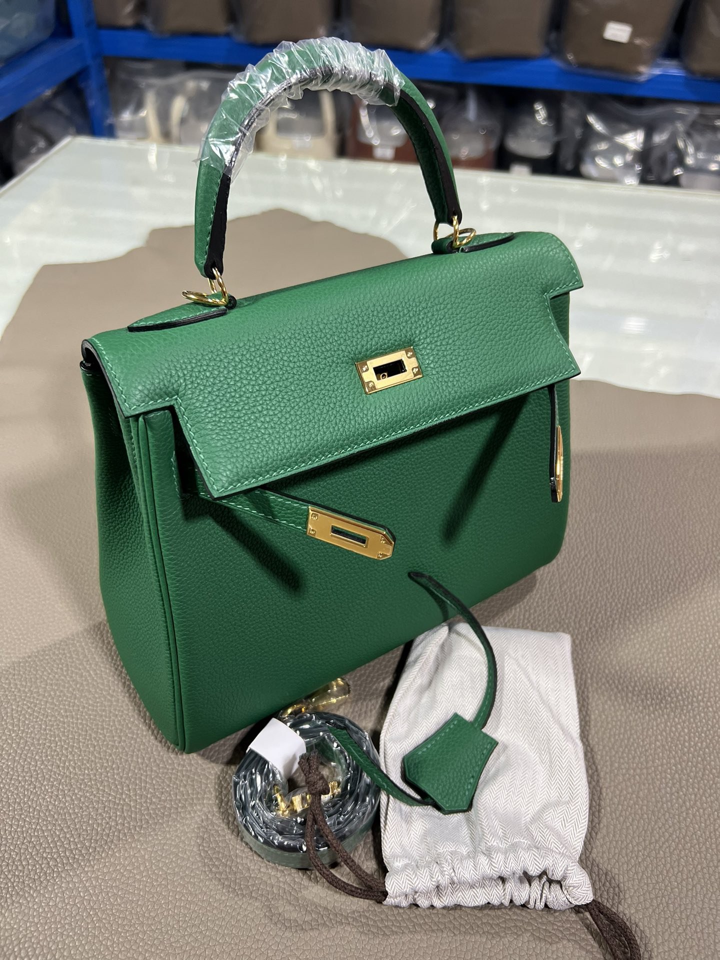 Hermès Kelly 25 Internal seam - Soft green silk