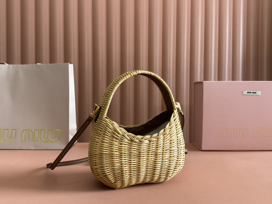 【 5BC125 Knitting 】miumiu wander