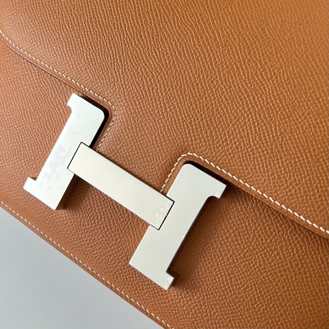 Hermès Constance 19cm Epsom flight attendant bag, golden brown color