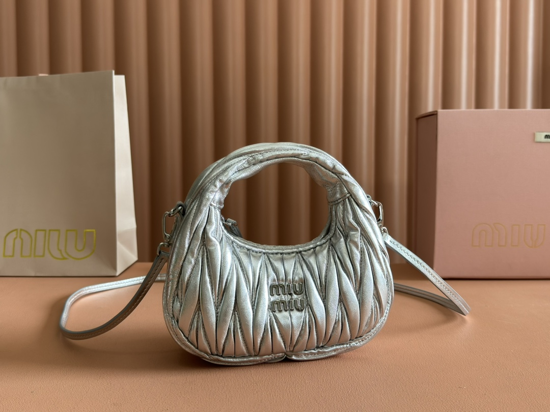 【 5BP078 Silver 】miumiu wander