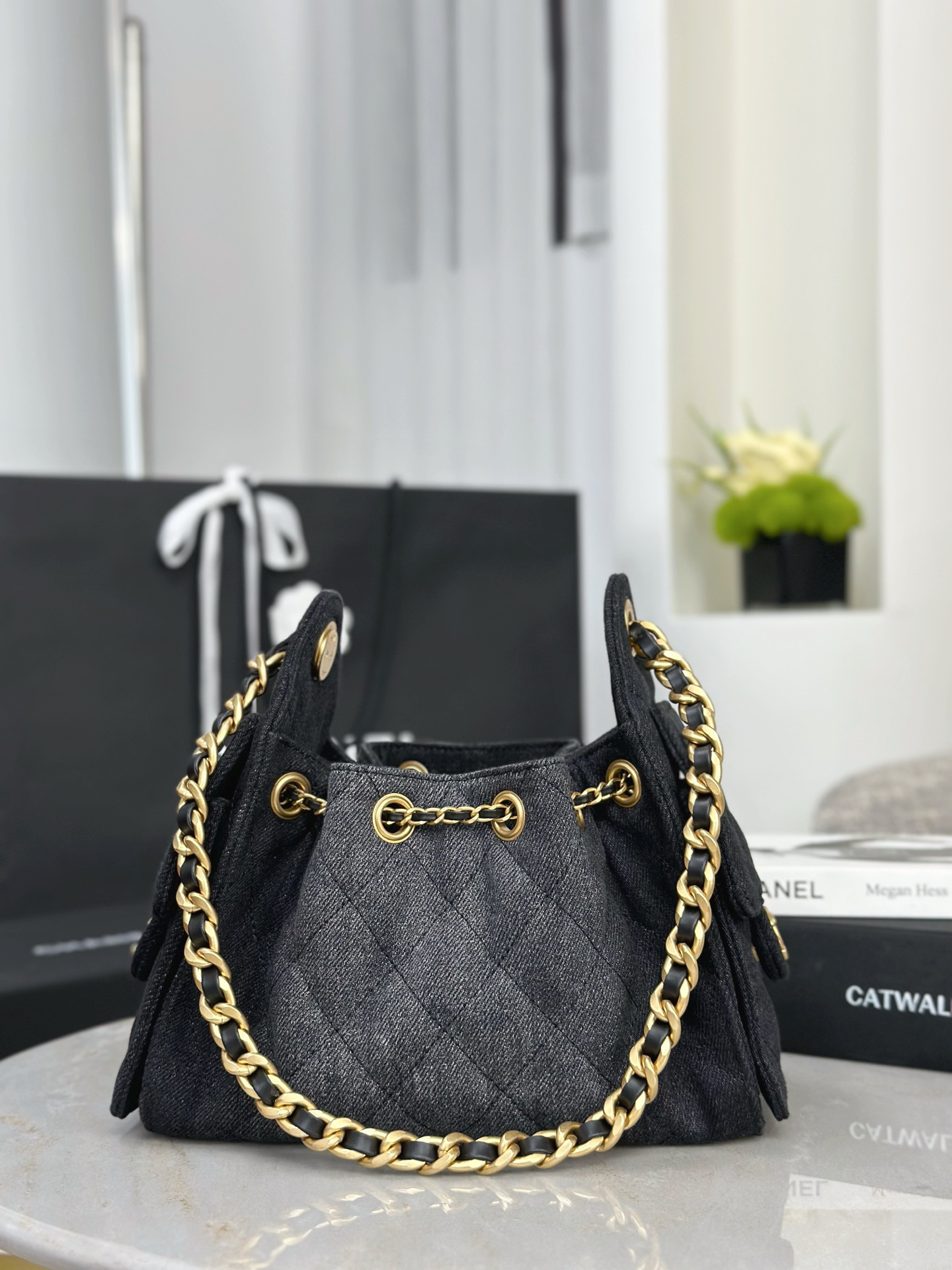 Chanel New dark-colored 25 bag mini