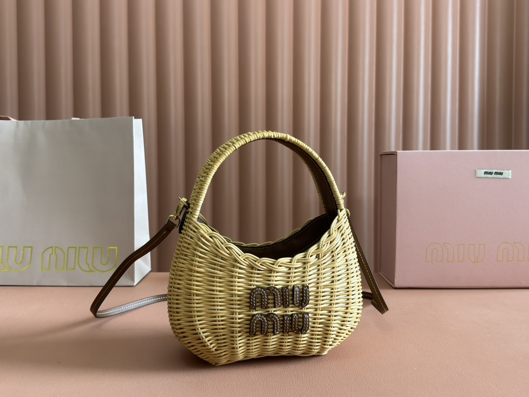 【 5BC125 Knitting 】miumiu wander