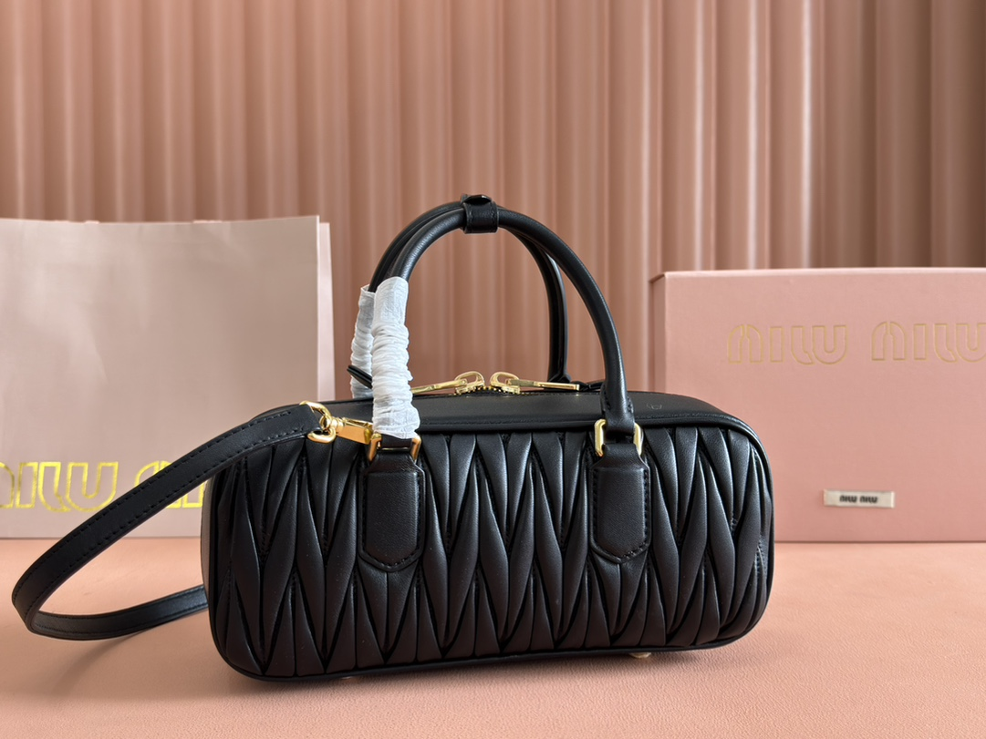【 5BB148 Black 】miumiu Arcadie