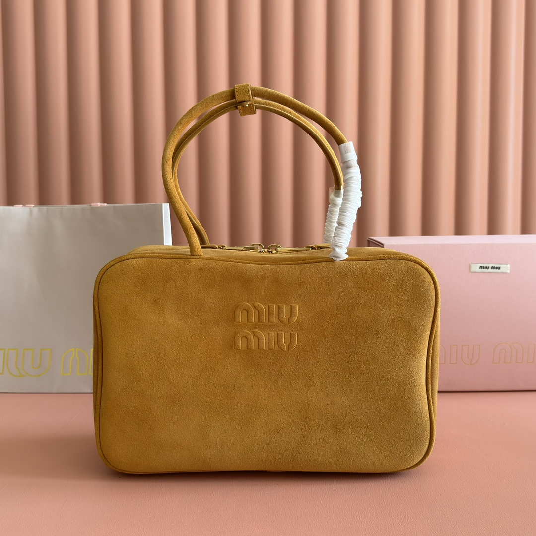 【 5BB117 Yellow Sand Finish 】miumiu beau