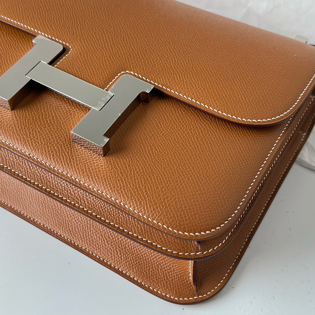 Hermès Constance 19cm Epsom flight attendant bag, golden brown color