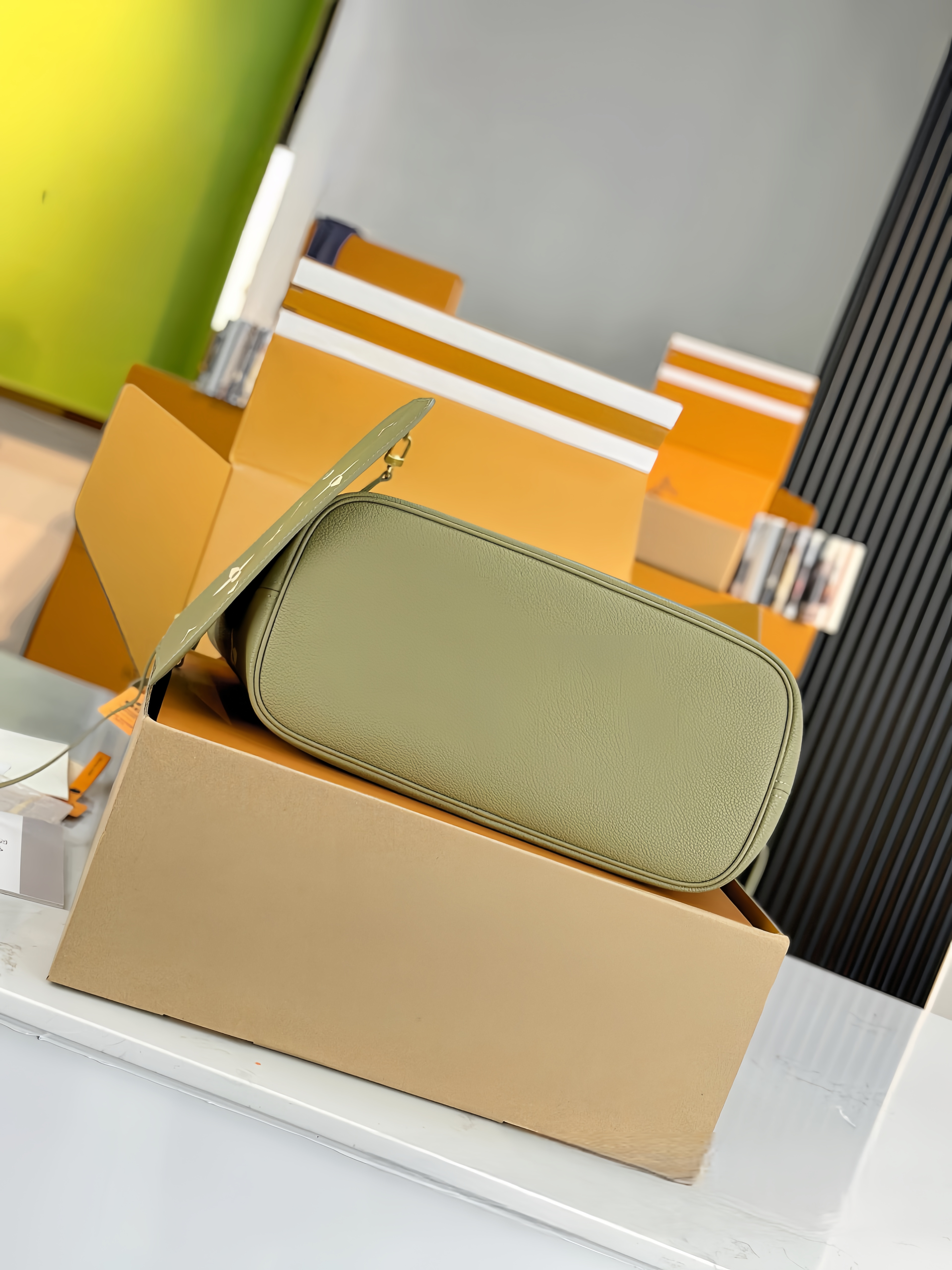 【M46649 Green】LV Neverfull Medium-sized handbag