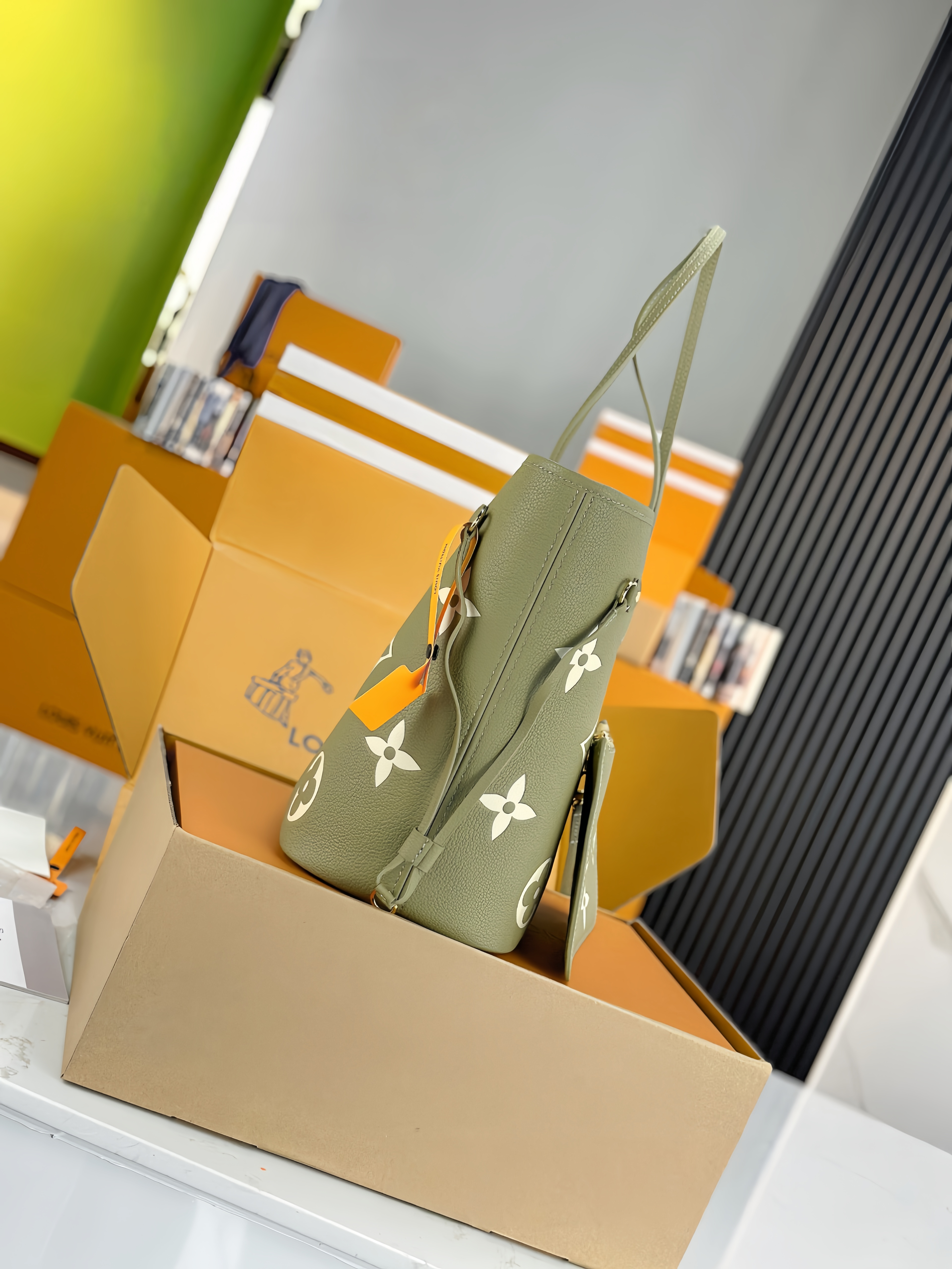 【M46649 Green】LV Neverfull Medium-sized handbag