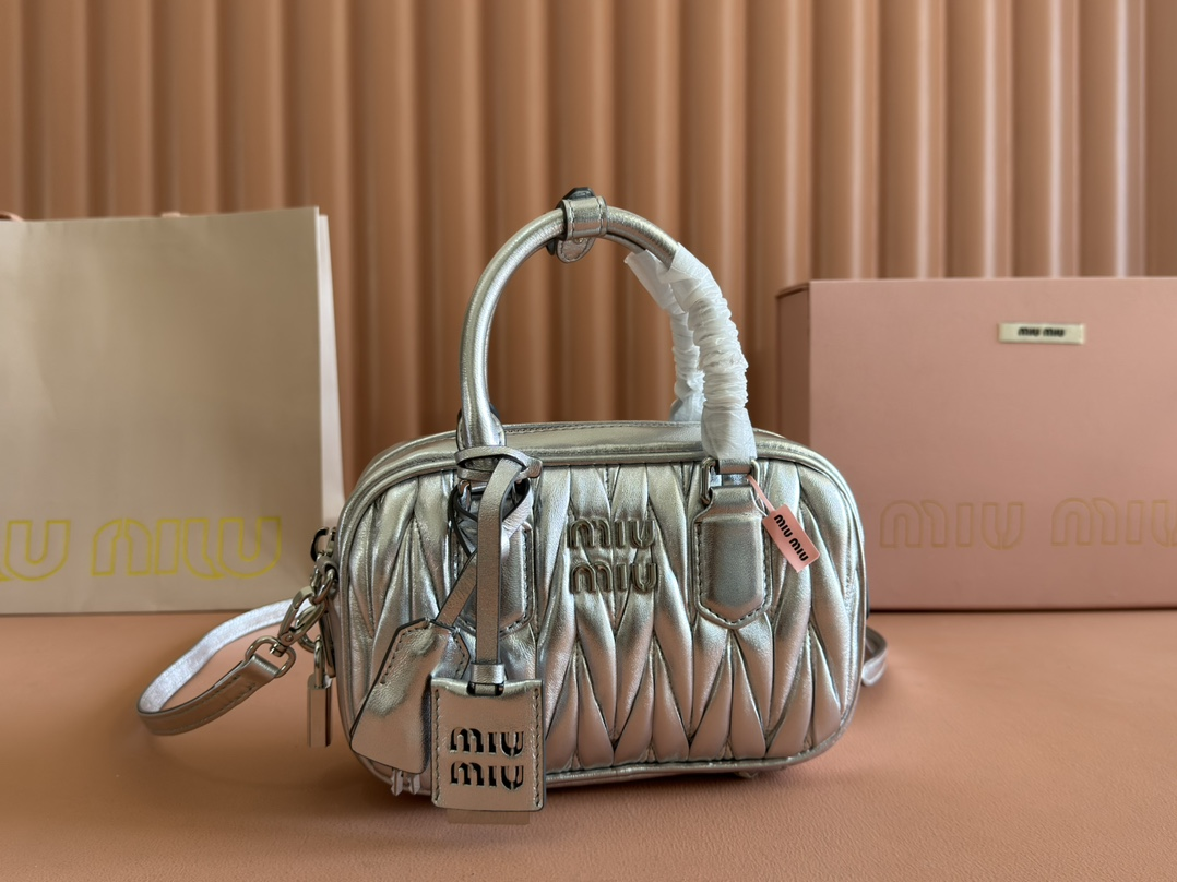 【5BB123】miumiu Arcadie