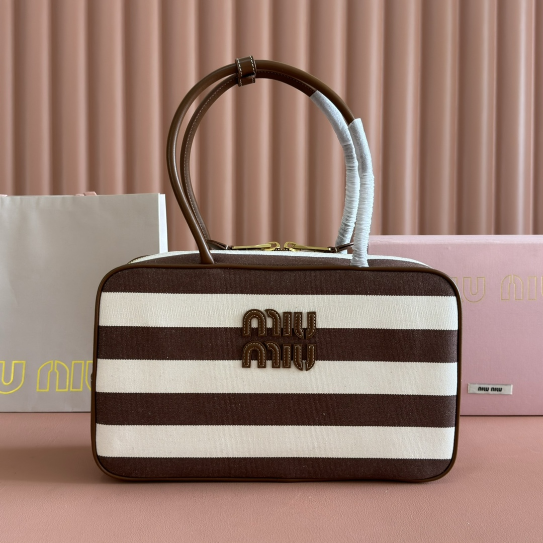 【 5BB117 】miumiu beau