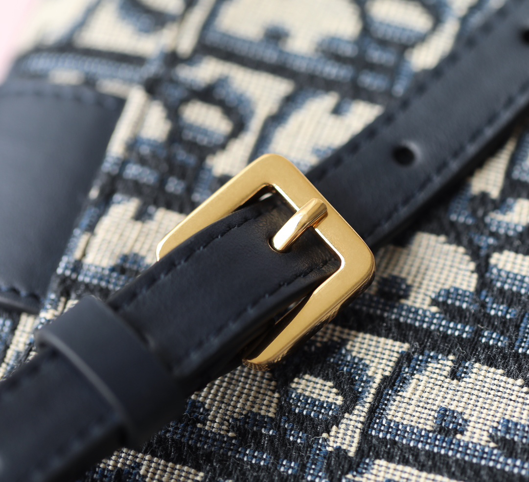 DIOR 30 Montaigne DR-071