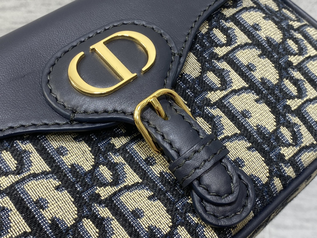 DIOR 30 Montaigne Pocket