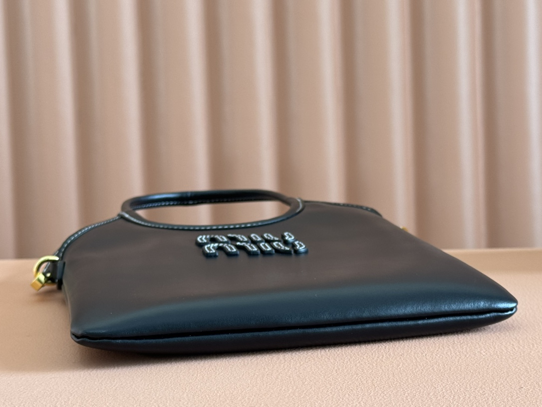 【 5BG281 Black 】miumiu ivy