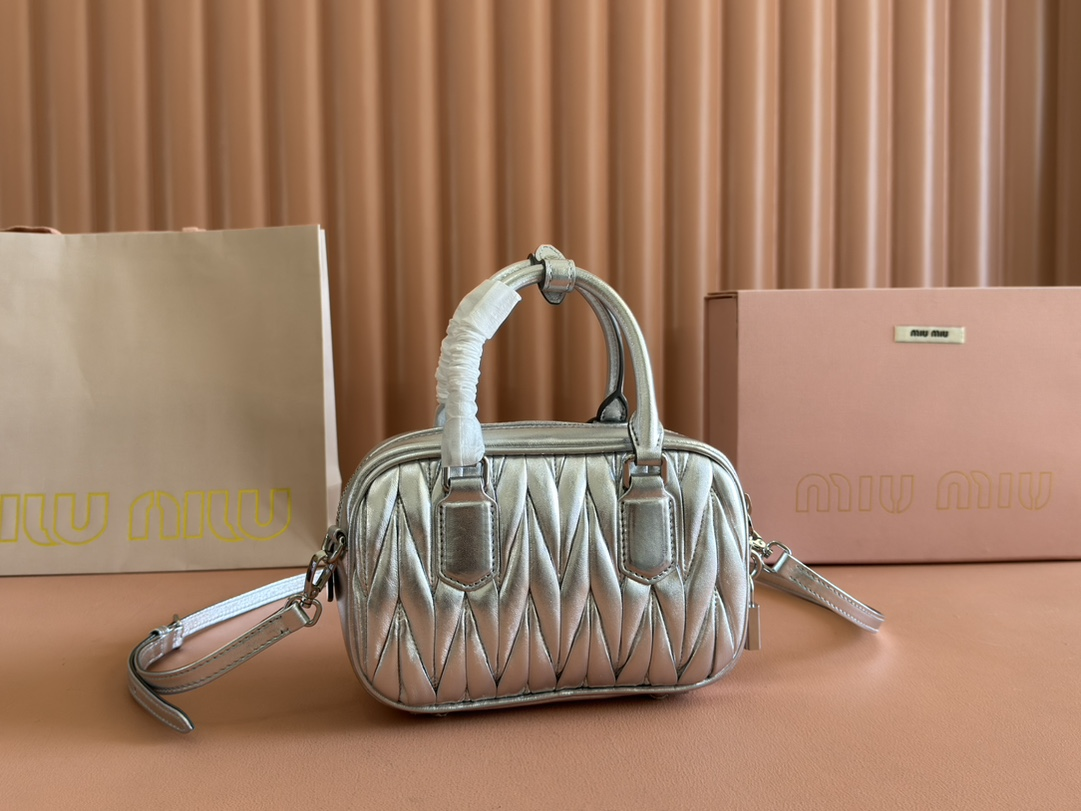 【5BB123】miumiu Arcadie