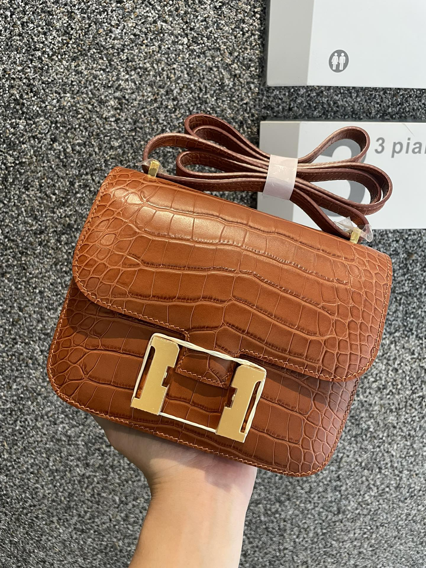 Hermès Constance 18cm Brown Crocodile Pattern