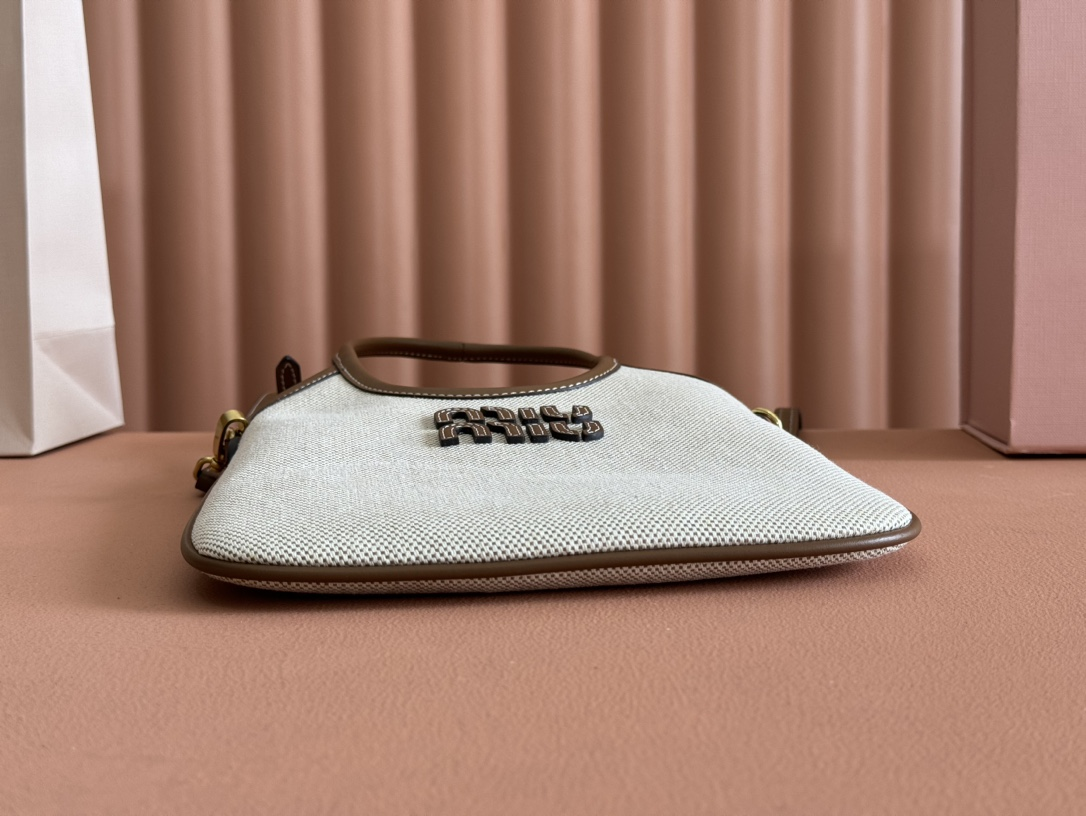 【5BG281】miumiu ivy