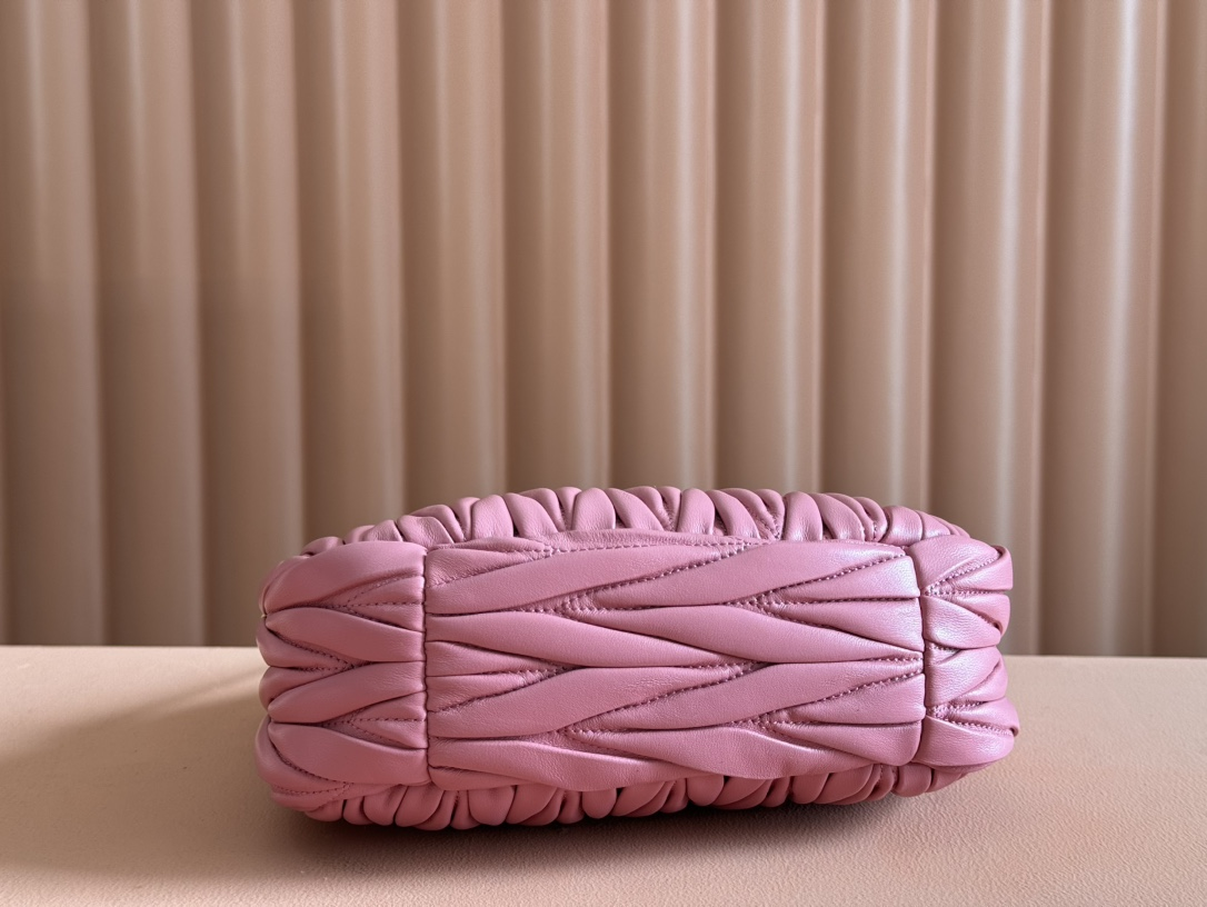 【 5BC125 Powder 】miumiu wander