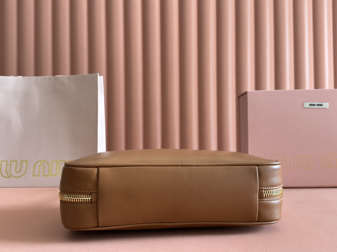 【 5BB172 Brown 】miumiu beau