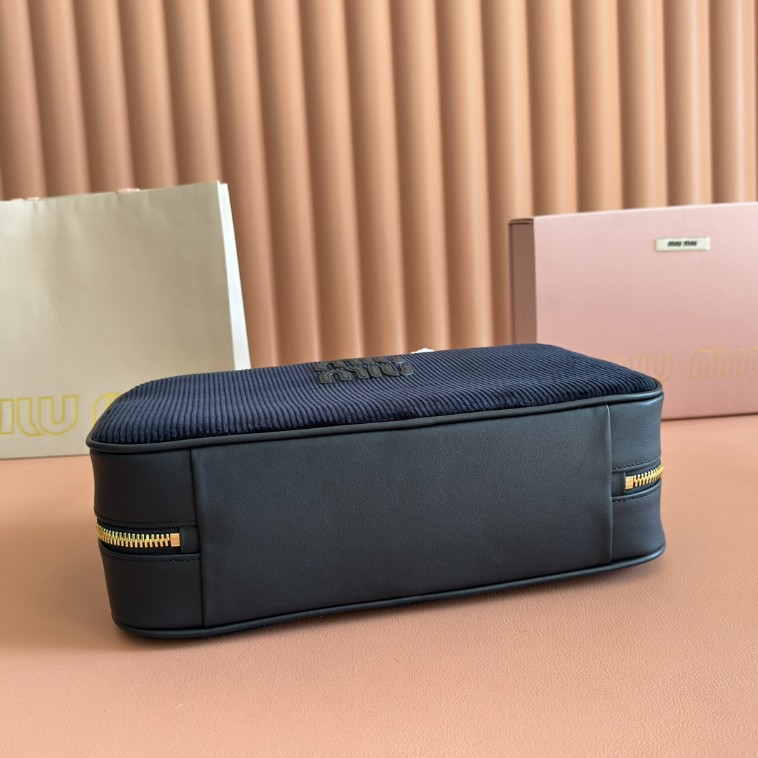 【 5BB117 Sky Blue 】miumiu beau