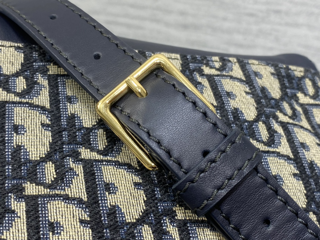 DIOR 30 Montaigne Pocket