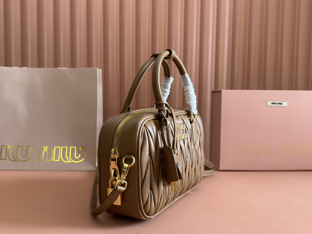 【5BB124 Brown】miumiu Arcadie