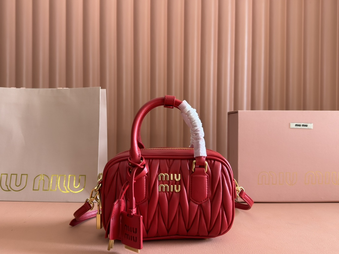 【5BB123 Red】miumiu Arcadie