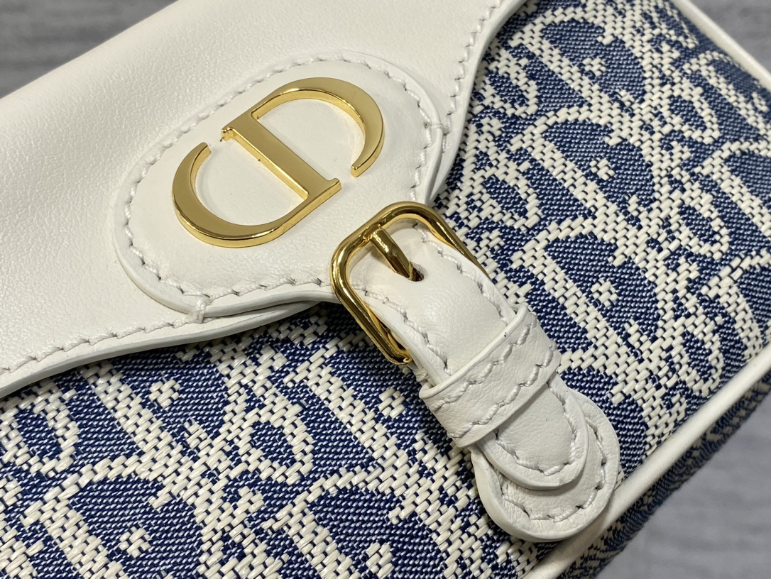 DIOR 30 Montaigne Pocket white