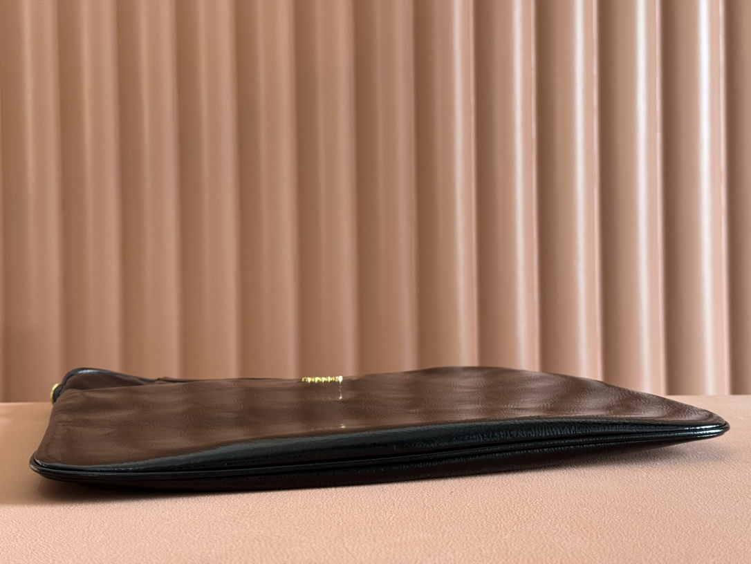 【 500231 Black 】miumiu ivy