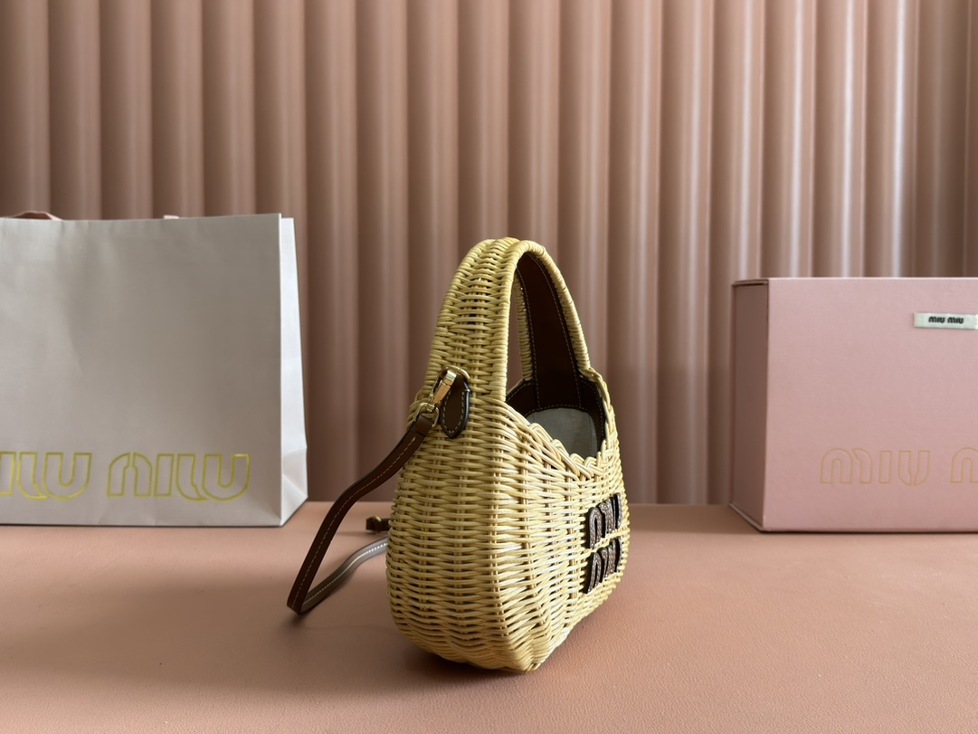 【 5BC125 Knitting 】miumiu wander