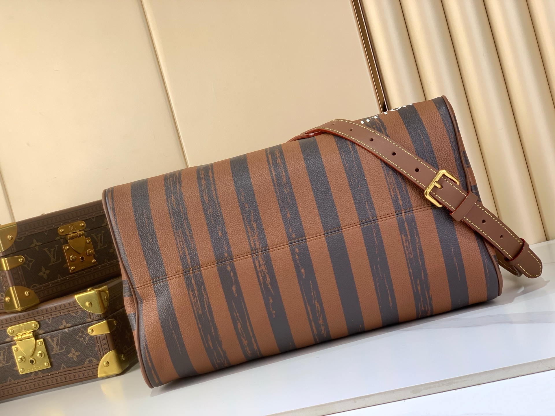 【 M24438 】Speedy P9 Bandoulière 40 Monogram Leather handbag