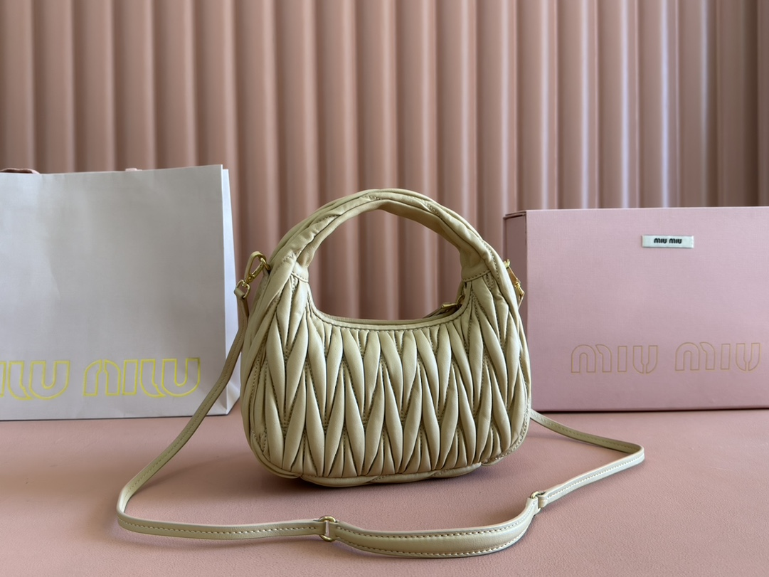 【 5BC125 Light Green 】miumiu wander