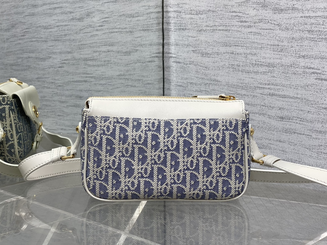 DIOR 30 Montaigne Pocket white