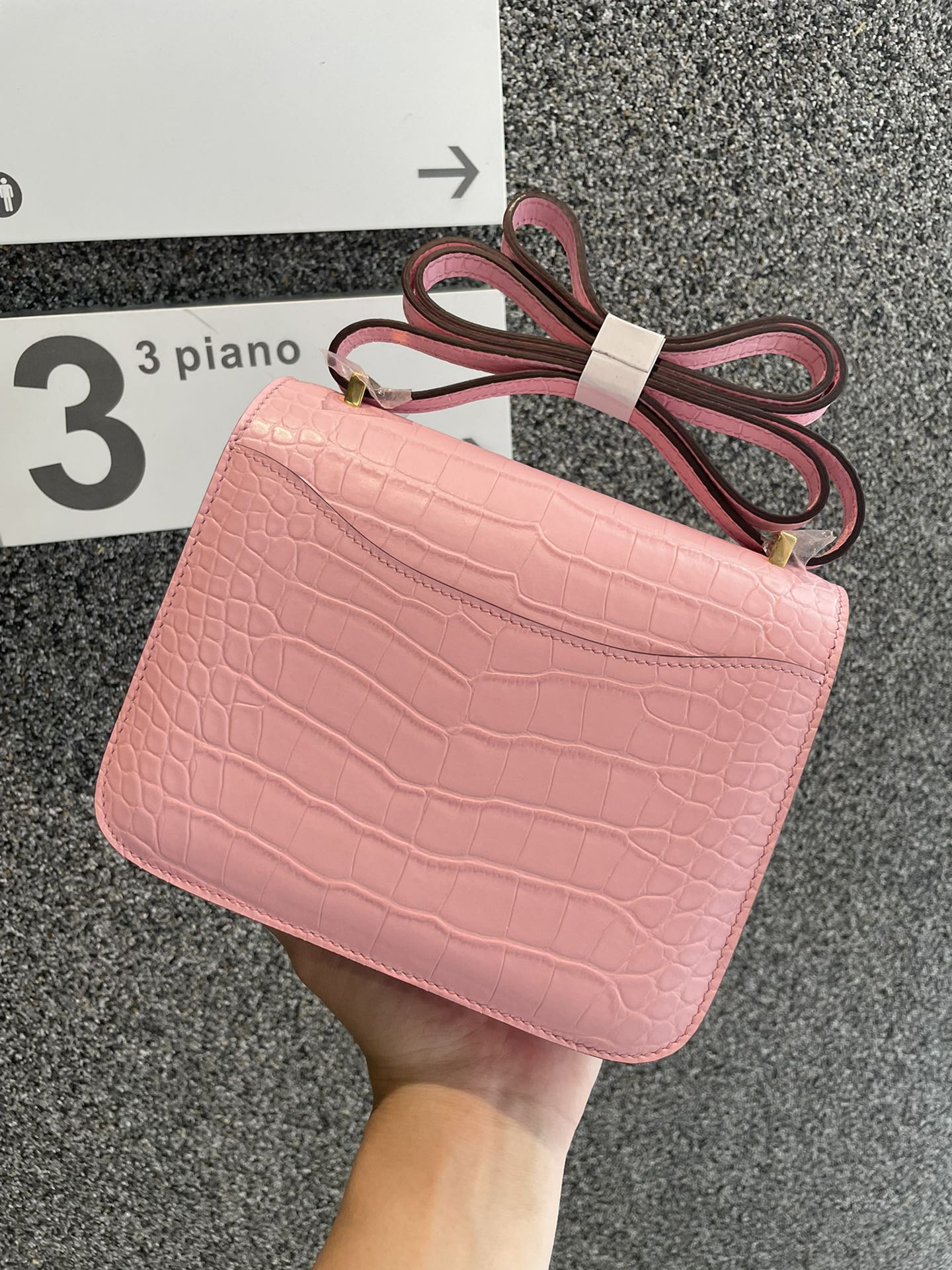 Hermès Constance Constance 18cm Pink Crocodile Print