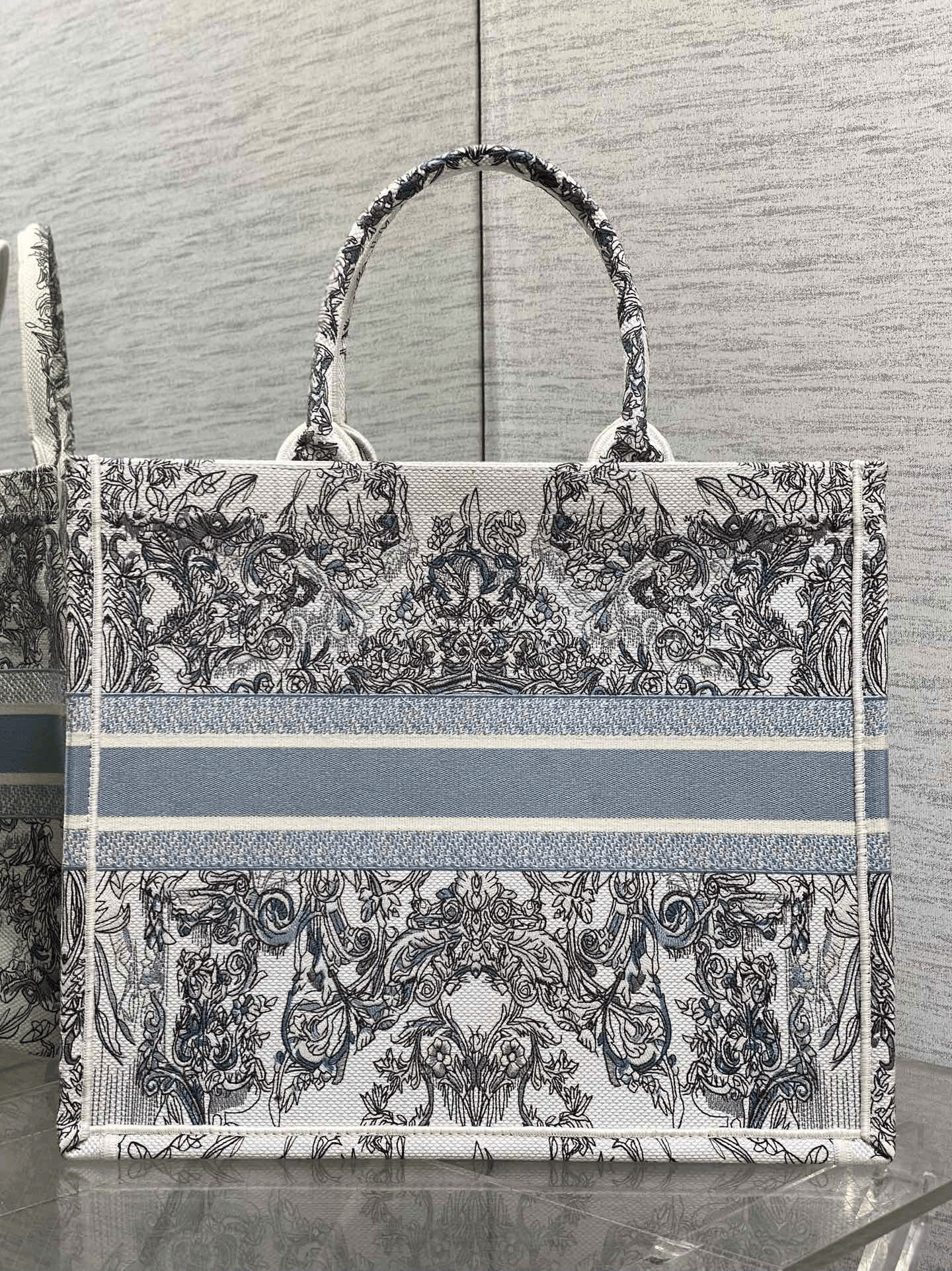 DIOR Book Tote christmas limited edition