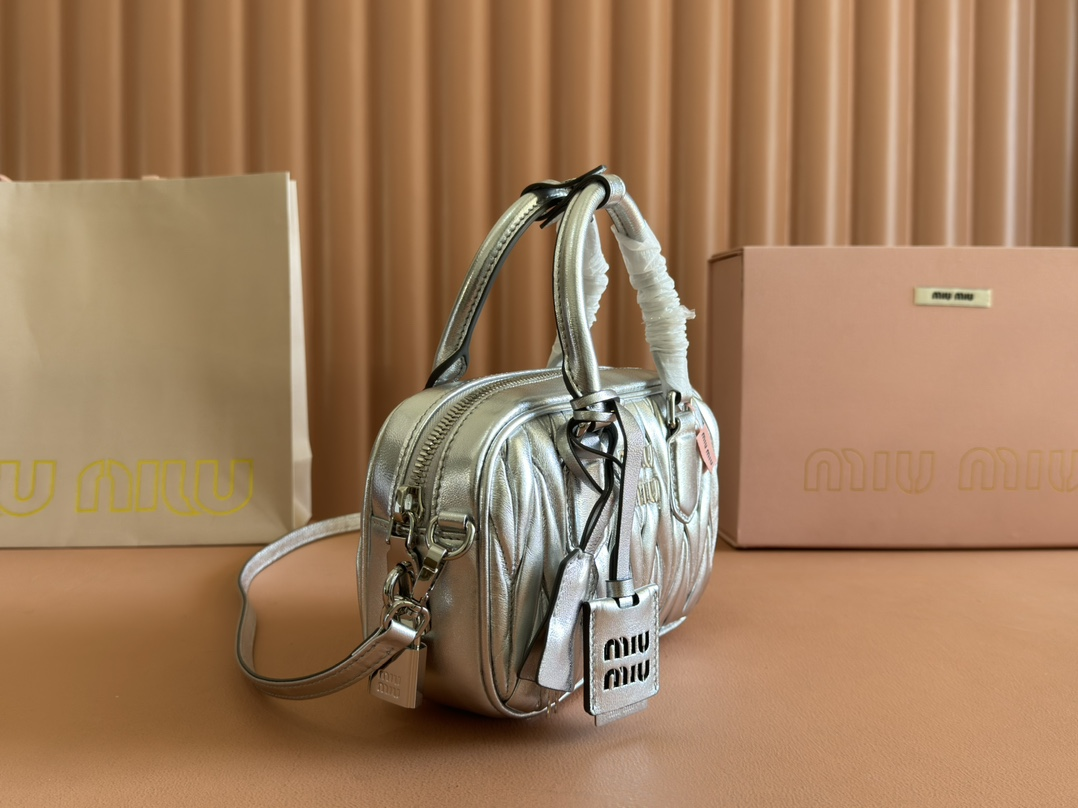 【5BB123】miumiu Arcadie