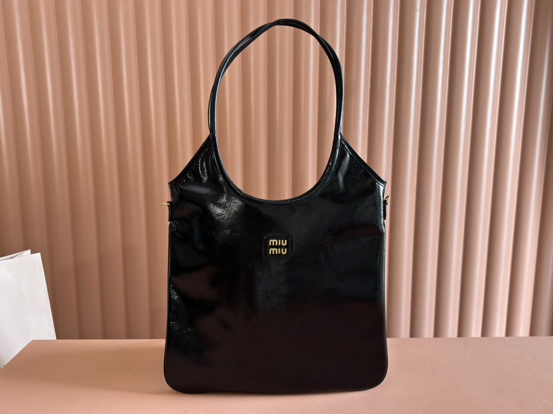 【 500231 Black 】miumiu ivy