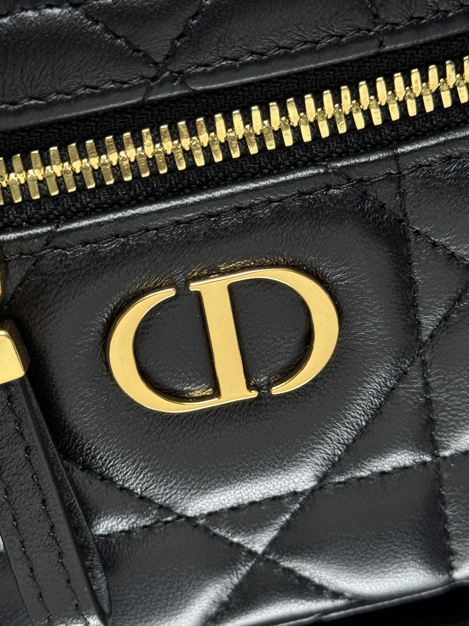 DIOR 30 Montaigne Mini Vanity Case 0820 black