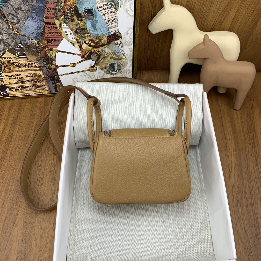 Hermès Mini Lindy Clemence leather Tc 4B cookie color