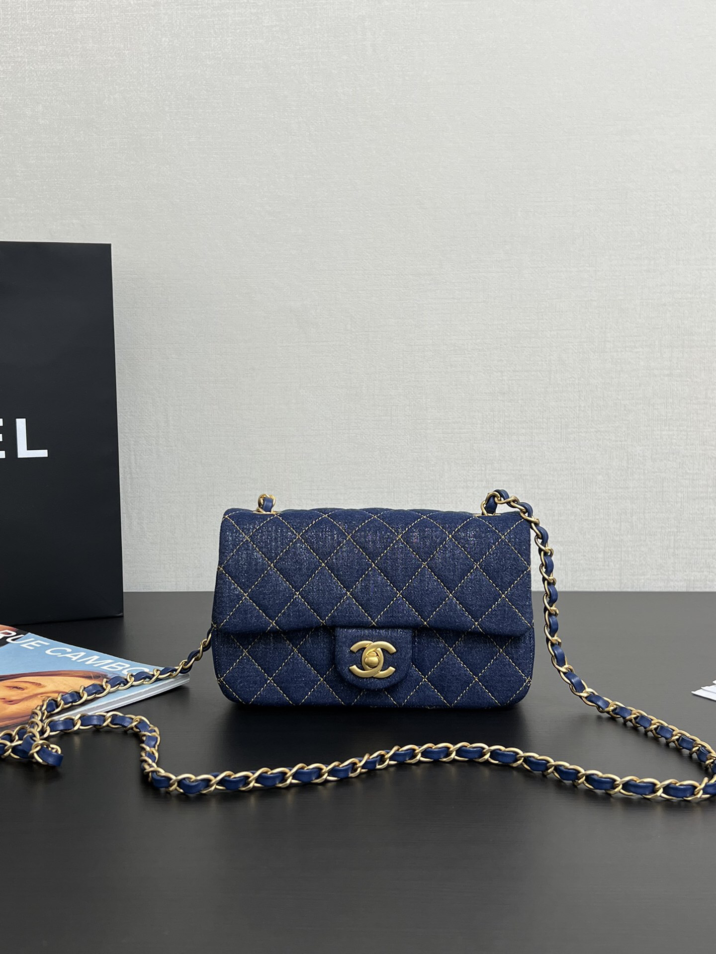 Chanel cf Cowboy-style lid bag