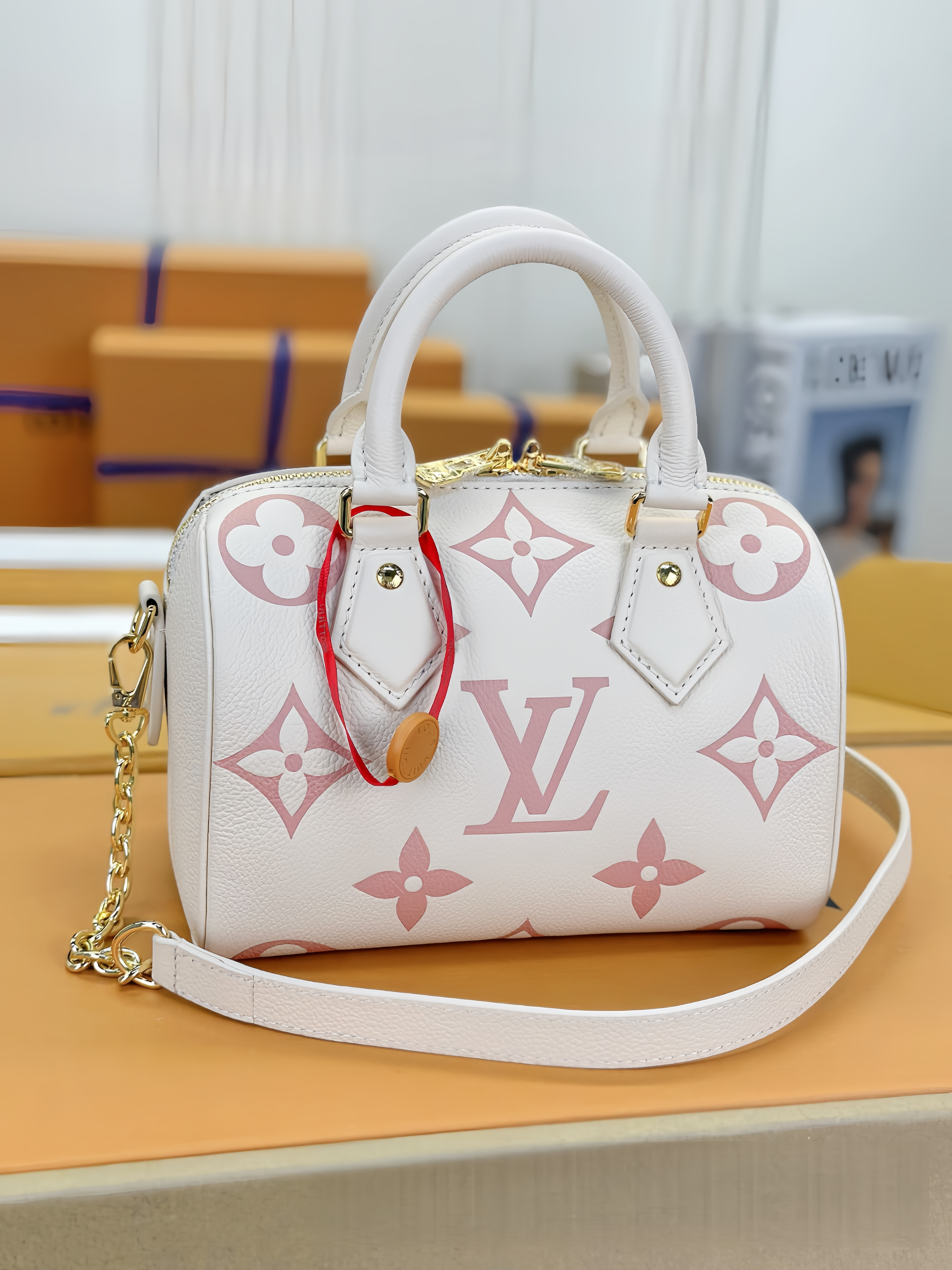 【 M46397 White Fan-shaped Stamp 】LV Speedy Bandoulière 20 handbag