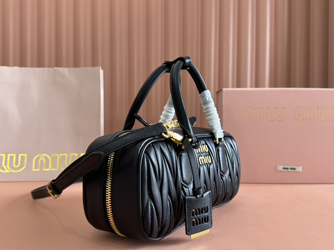 【 5BB148 Black 】miumiu Arcadie