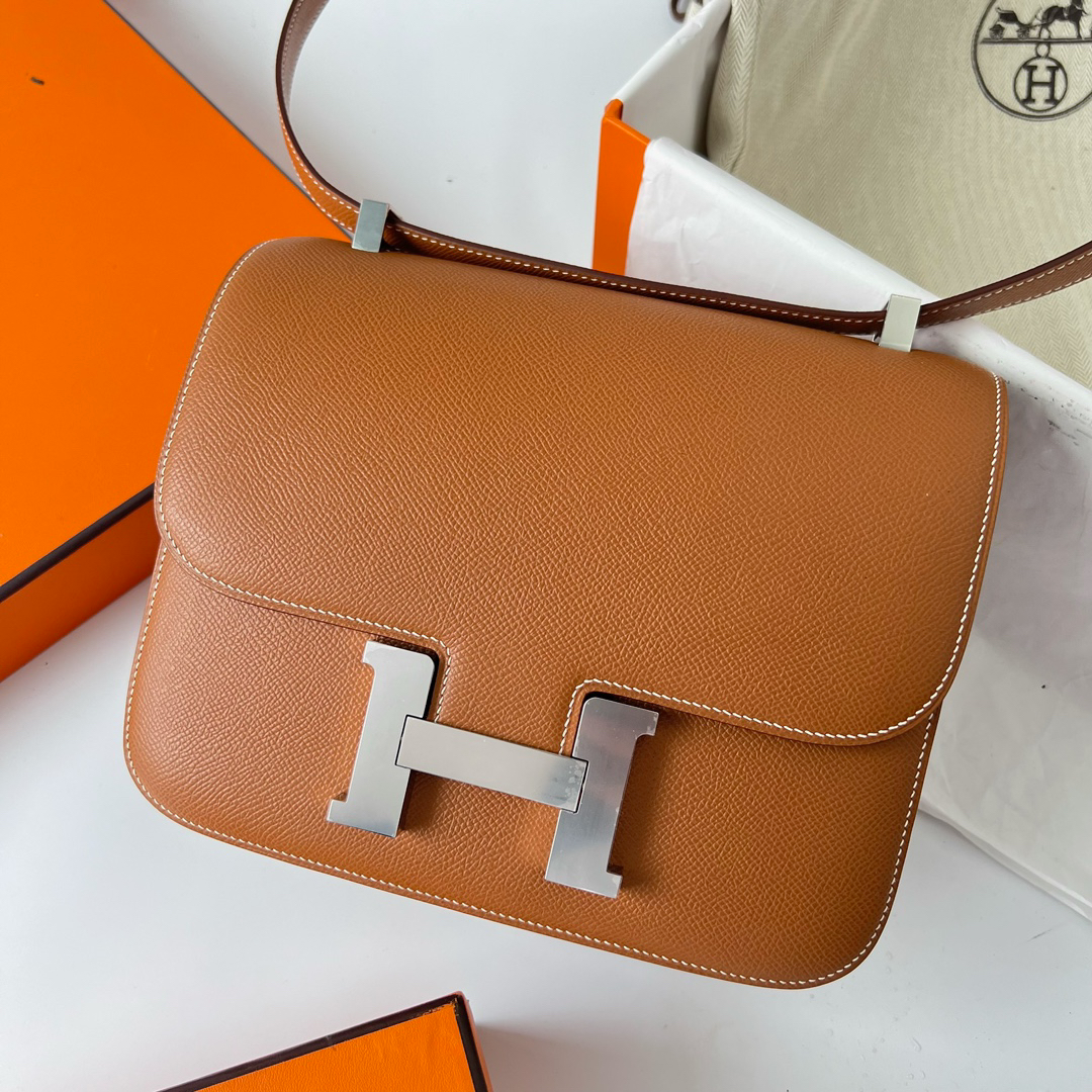 Hermès Constance 19cm Epsom flight attendant bag, golden brown color