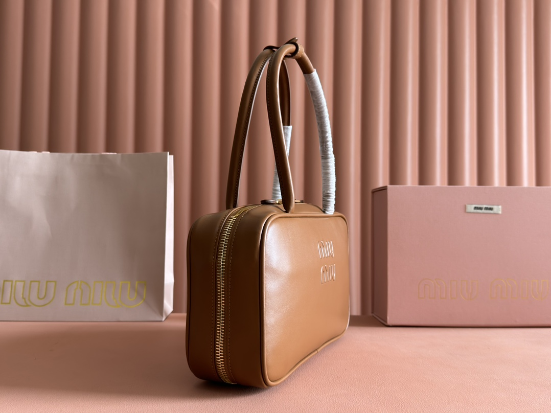 【 5BB172 Brown 】miumiu beau