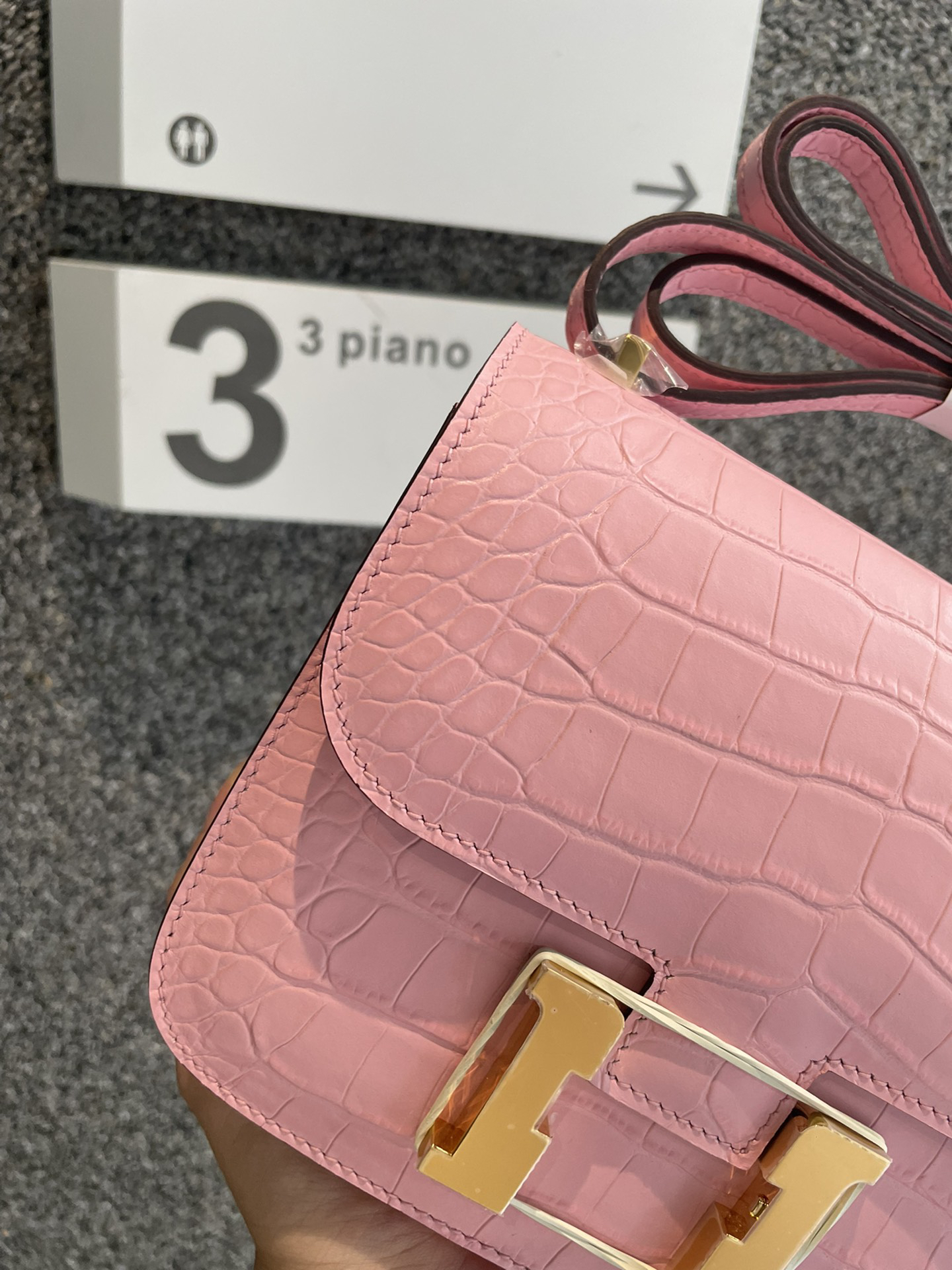 Hermès Constance Constance 18cm Pink Crocodile Print