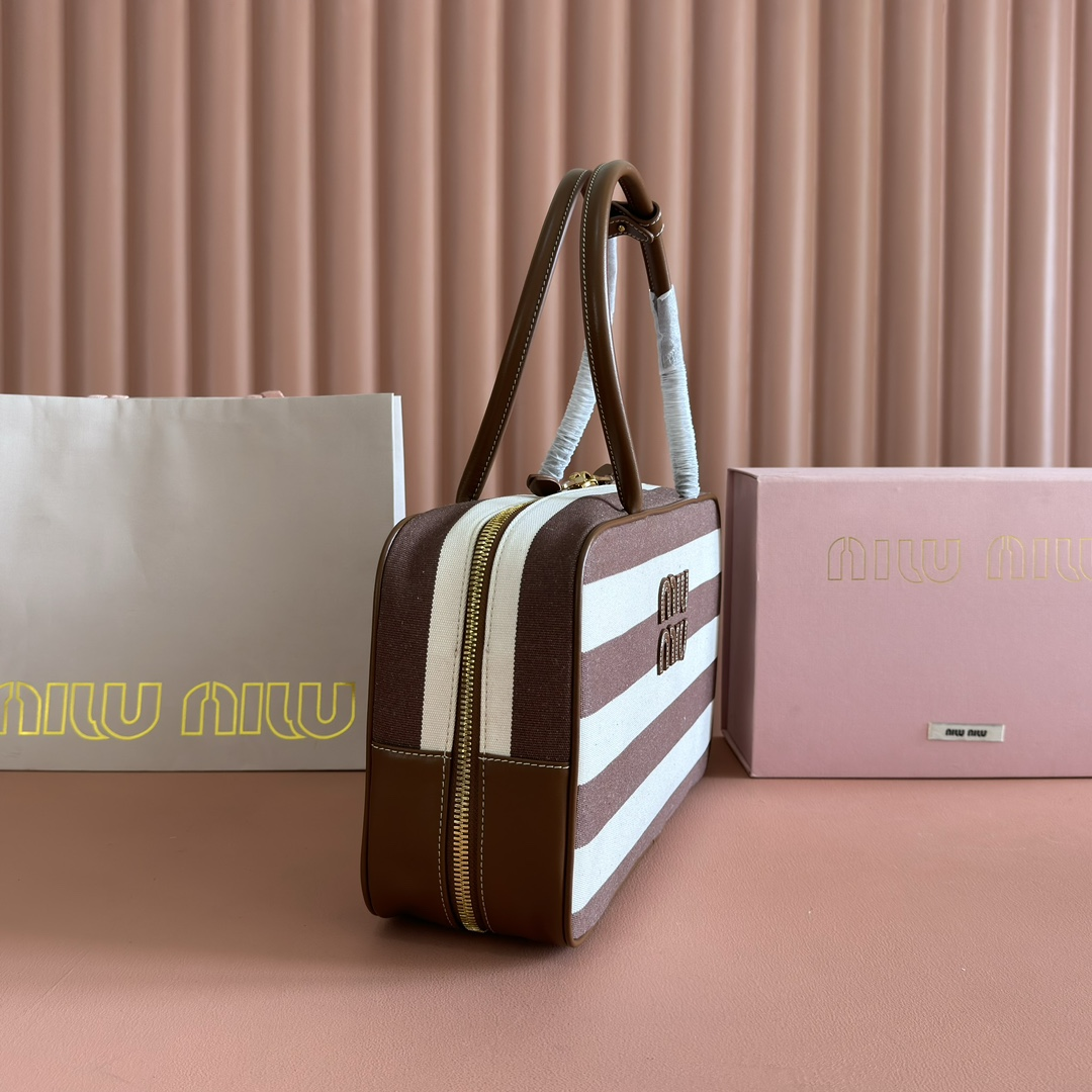 【 5BB117 】miumiu beau