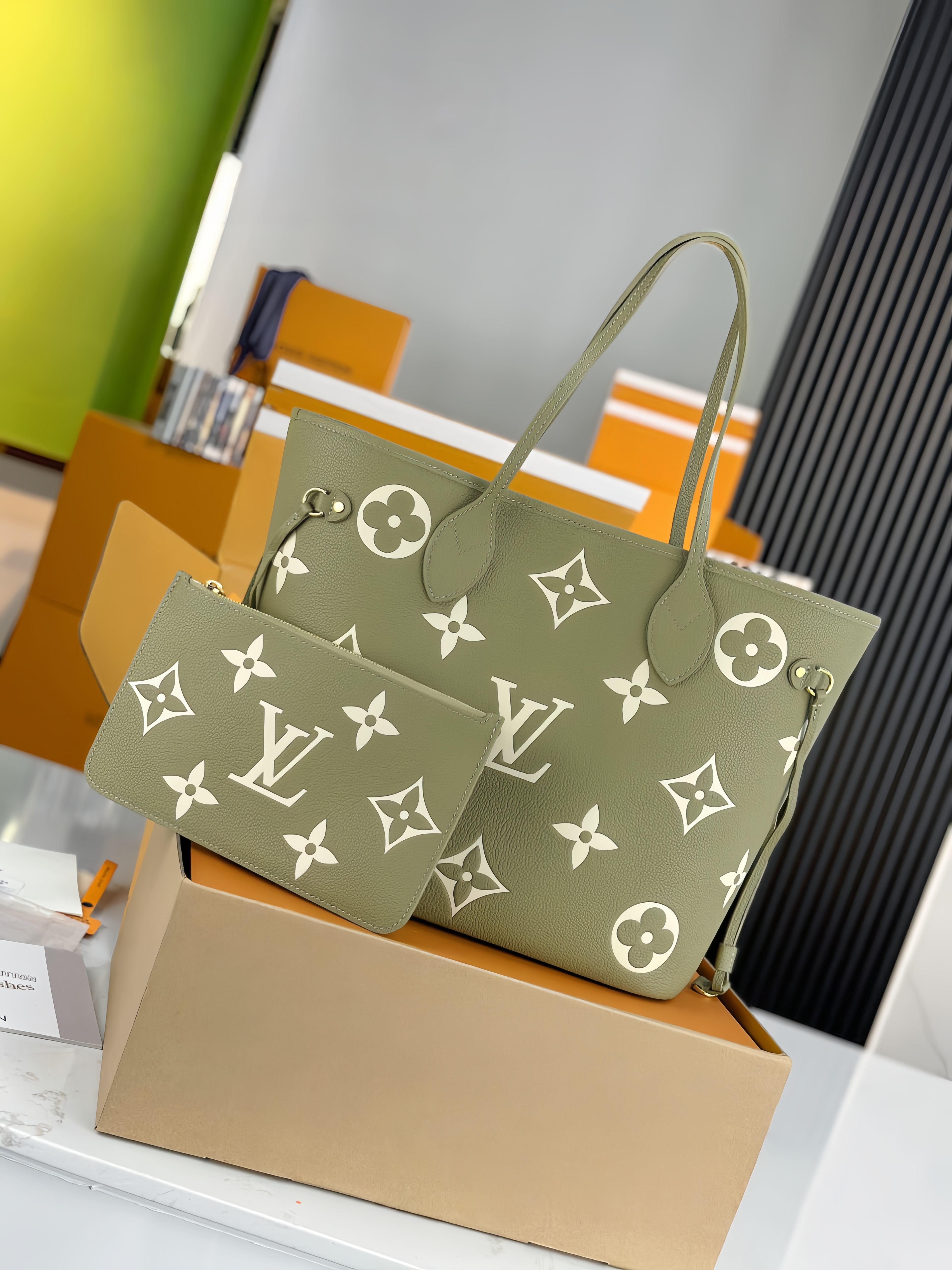 【M46649 Green】LV Neverfull Medium-sized handbag